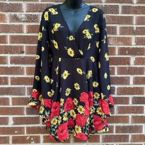 Forever 21 Dress Darling Black Yellow Daisy Print Bell Sleeve side zipper Sz M